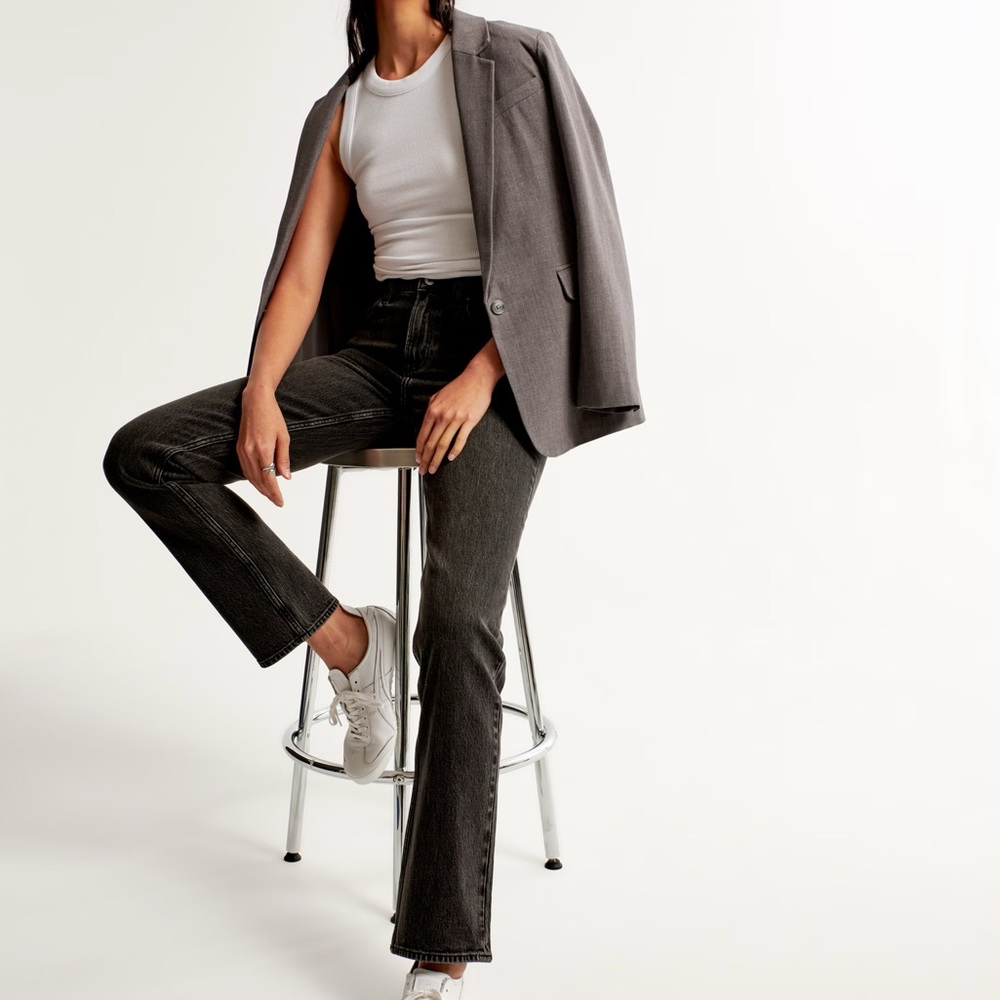 A&F Curve Love 90’s slim Straight Ultra High Rise